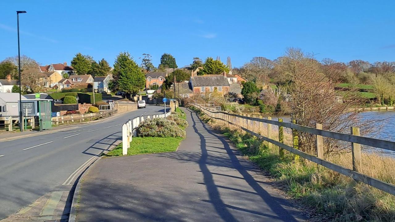 Sandown On The Creek Wootton Bridge  Екстериор снимка