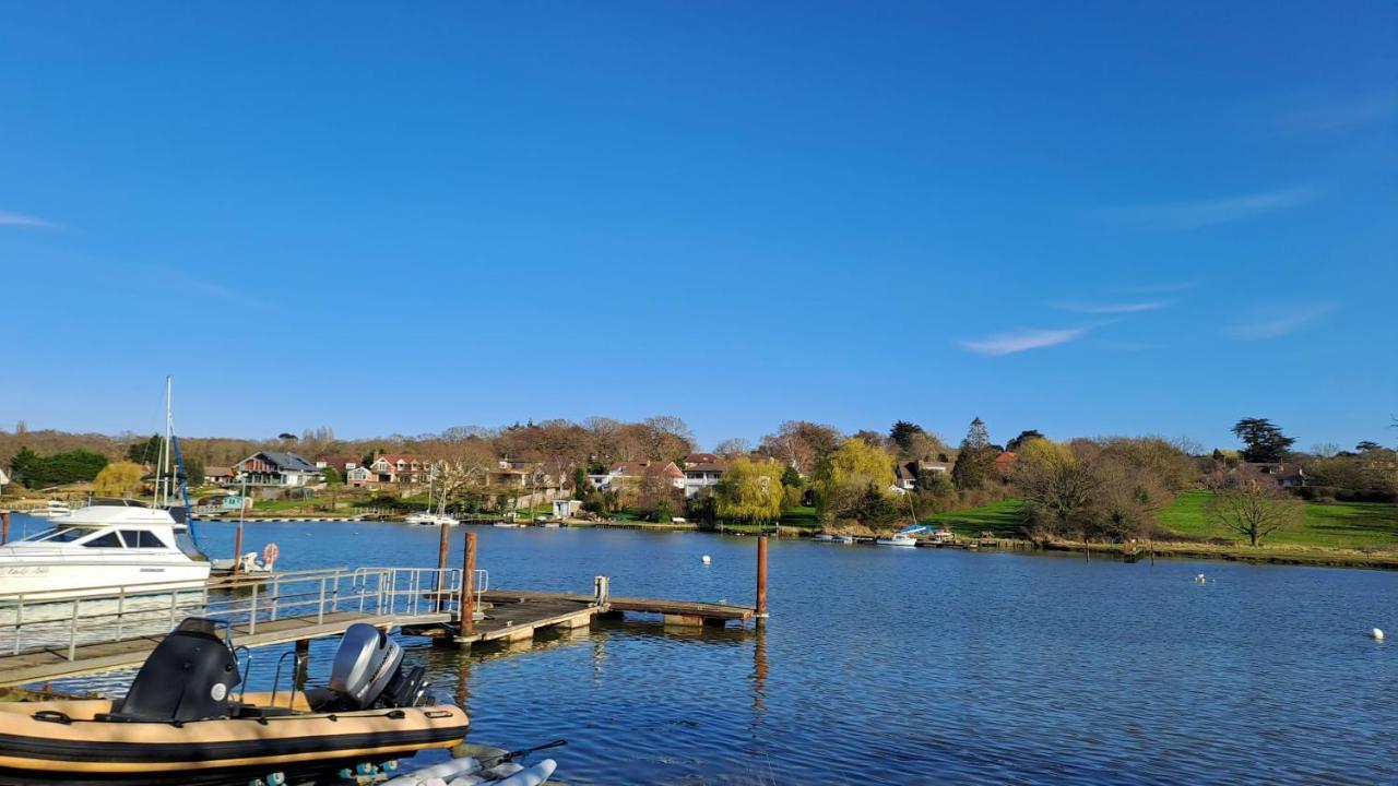 Sandown On The Creek Wootton Bridge  Екстериор снимка